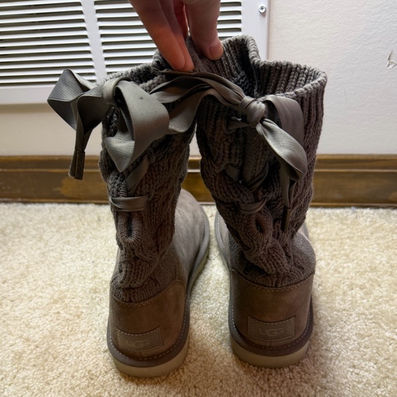 UGG Kiandra Boots Brown - Picture 2 of 9